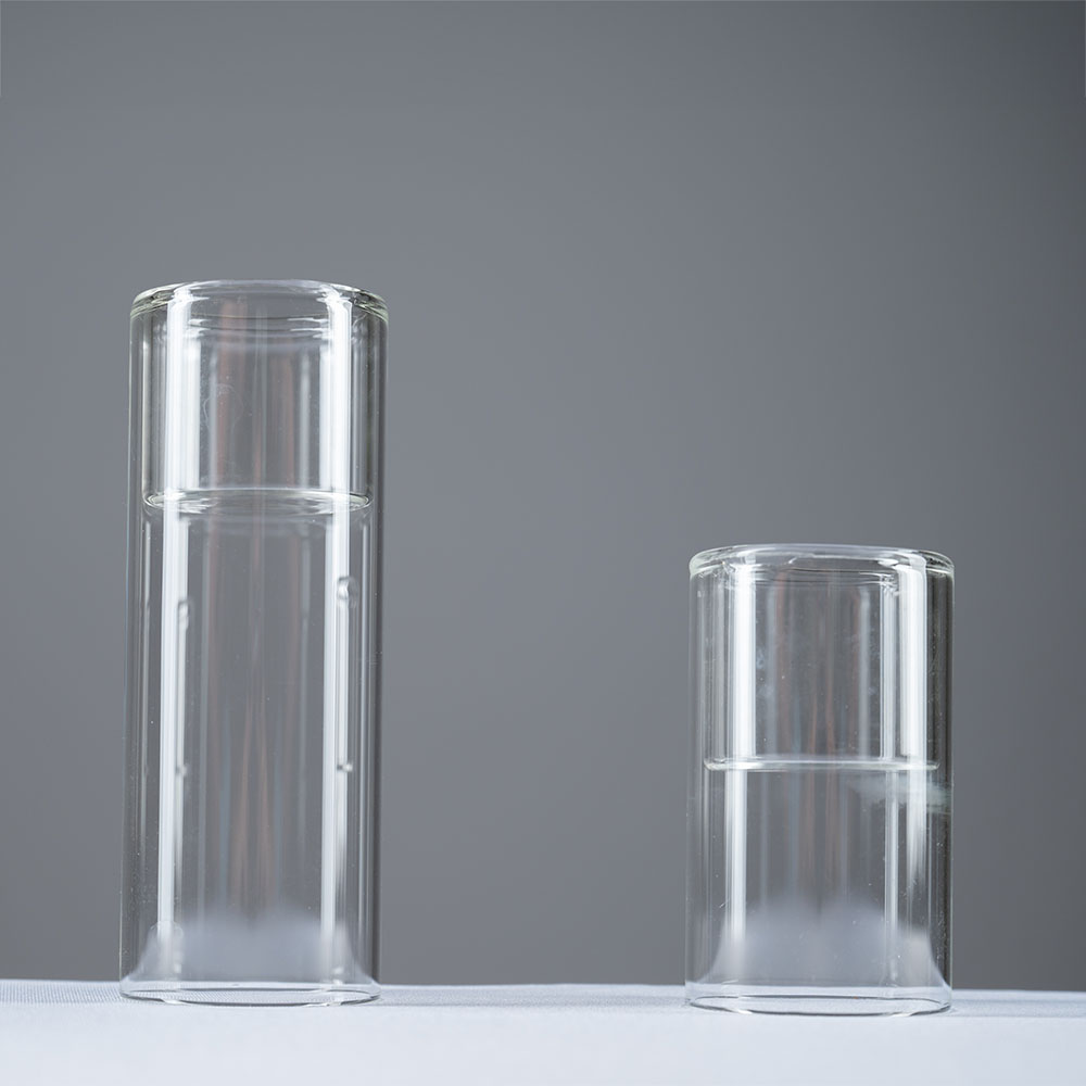 Glass Tube — cilindrinės formos minimalistinė stiklinė žvakidė